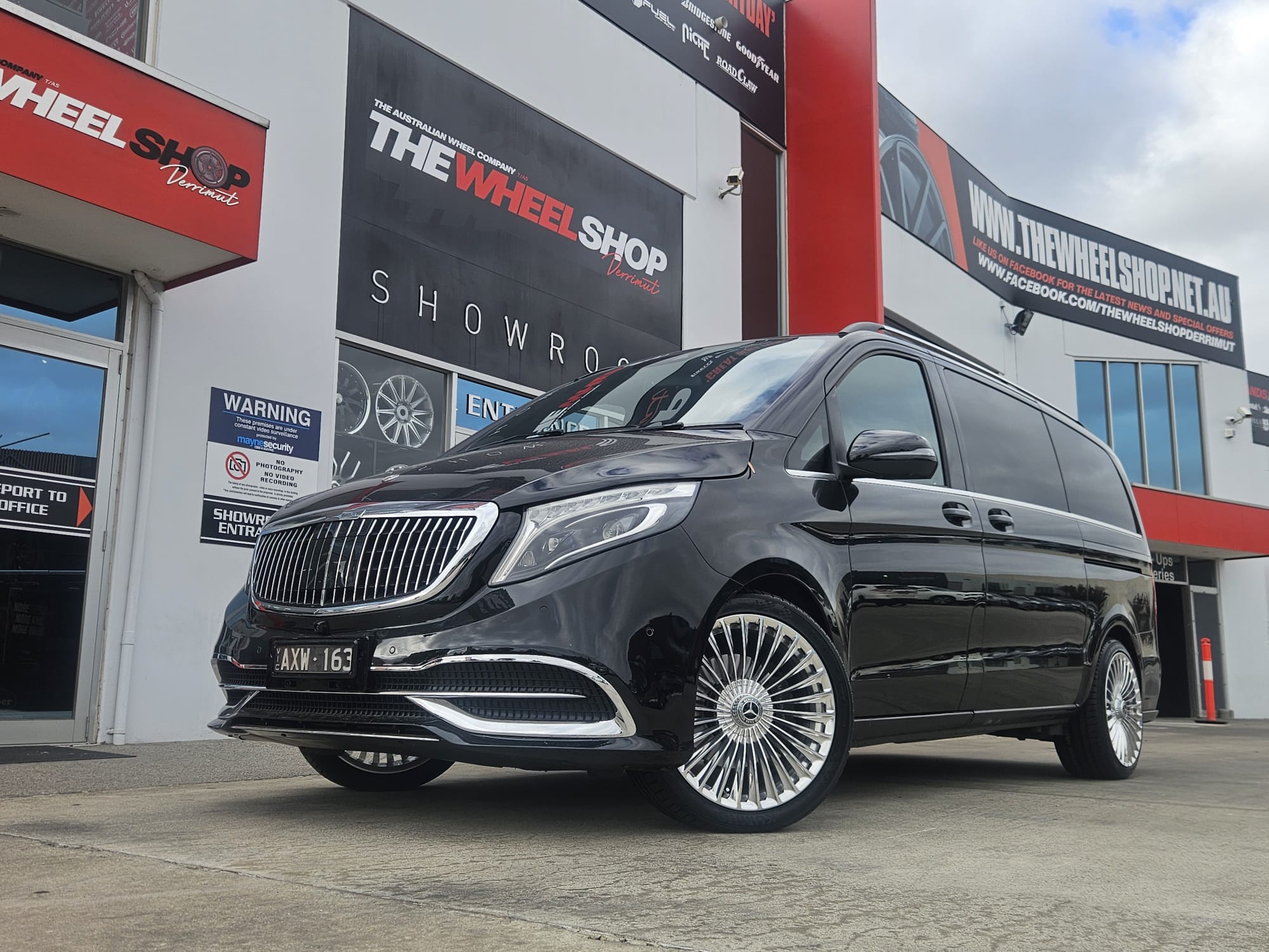 MERCEDES VITO WITH MECCA WHEELS |  | MERCEDES