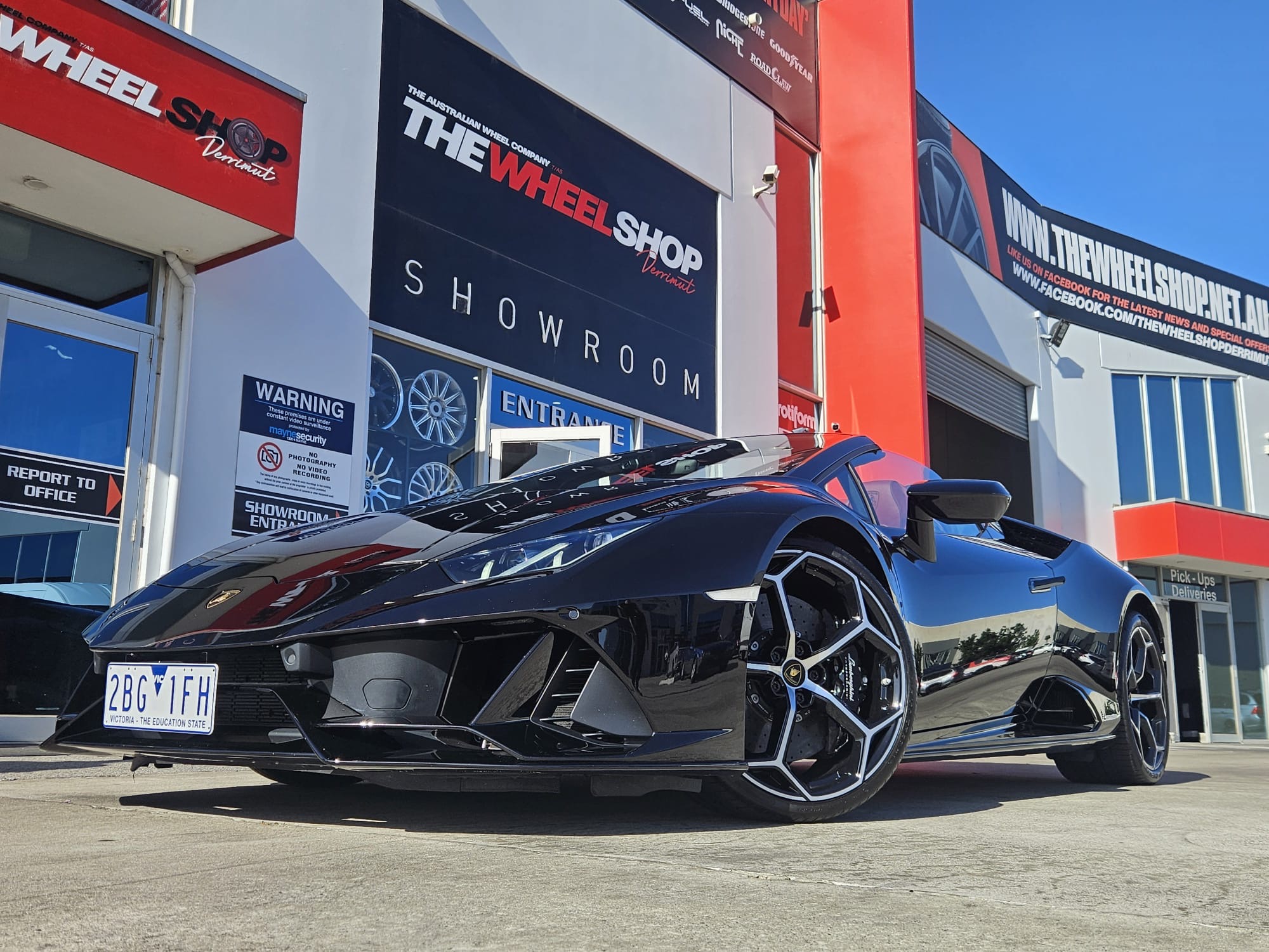 LAMBORGHINI HURRACAN WITH PIRELLI TYRES |  | LAMBORGHINI
