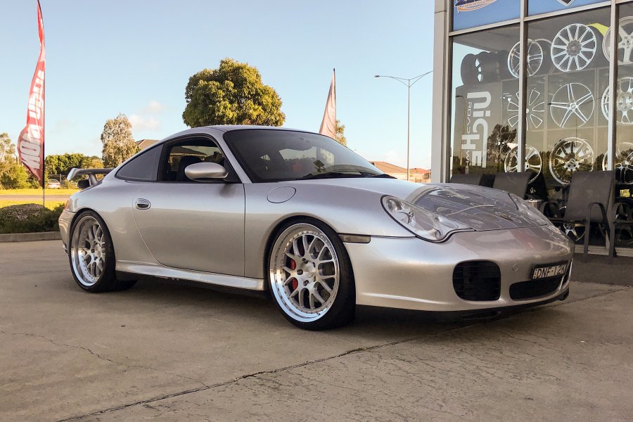PORSCHE 911 996 C4S WITH 20 INCH BC RACING WHEELS  |  | PORSCHE 