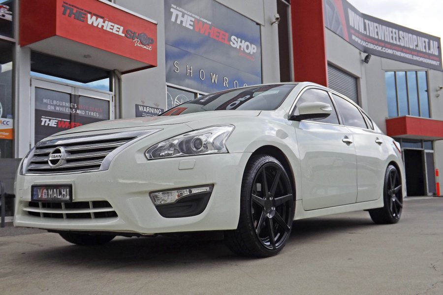 NISSAN ALTIMA WITH 20 INCH VERTINI DYNASTY WHEELS  |  | NISSAN