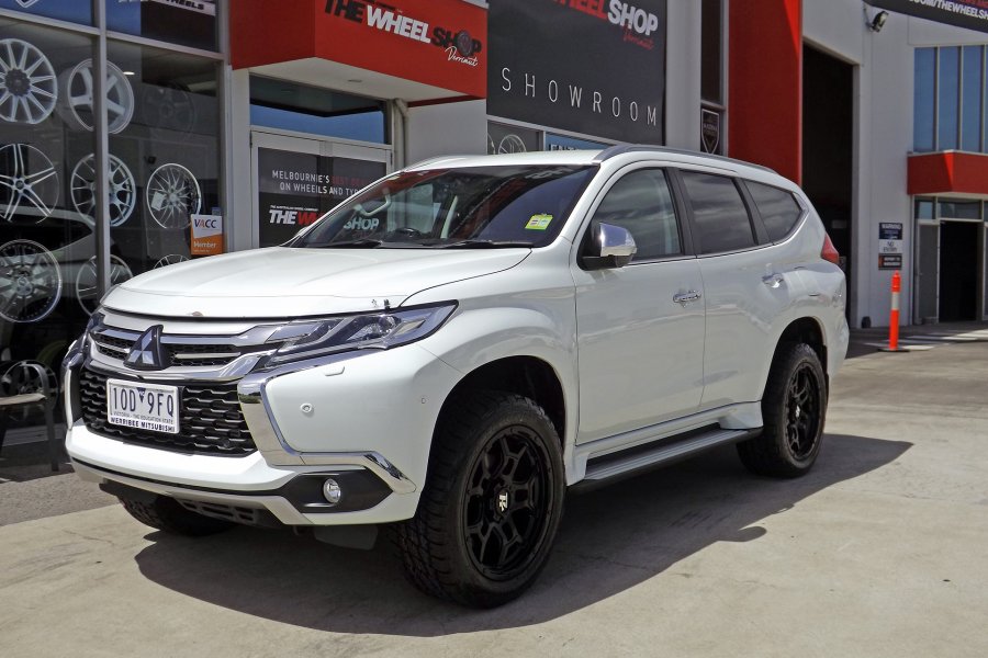 MITSUBISHI OUTLANDER WITH 20 INCH HUSSLA WHEELS  |  | MITSUBISHI