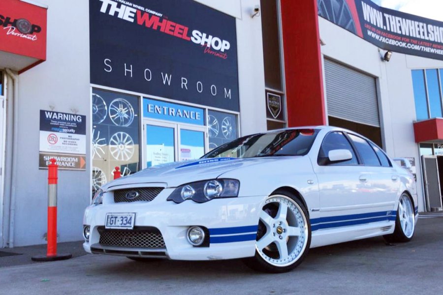 FORD FPV WITH 20 INCH SIMMONS FR1 WHEELS |  | FORD